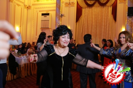 8-март Халқаро Хотин қизлар куни юлдузлар даврасида кенг нишонланди