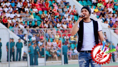 Сарвар ва Комил Бухоро шахри бўйлаб яккахон гала концертини ўтказиб қайтдишди