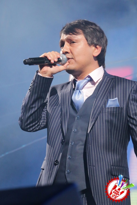 “Серенада” ижод гуруҳи... Бутунлай жонли ижрода бўлиб ўтган концерт... “Бу ҳақиқий байрам”