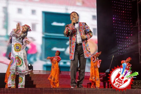 Санъат аҳли учун байрамга айланган оқшом “Йил қўшиғи-2014”