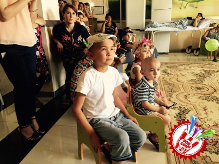 Руспублика онкология илмий марказининг болалар бўлимида “1 июнь -  Бутунжаҳон болаларни ҳимоя қилиш куни”га бағишланган хайрия тадбири