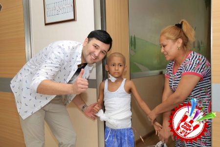 Руспублика онкология илмий марказининг болалар бўлимида “1 июнь -  Бутунжаҳон болаларни ҳимоя қилиш куни”га бағишланган хайрия тадбири