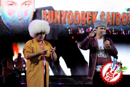 Хоразм наволари оламни тутди! Бунёдбек Саидов Сардор Раҳимхон билан дуэт куйлади!